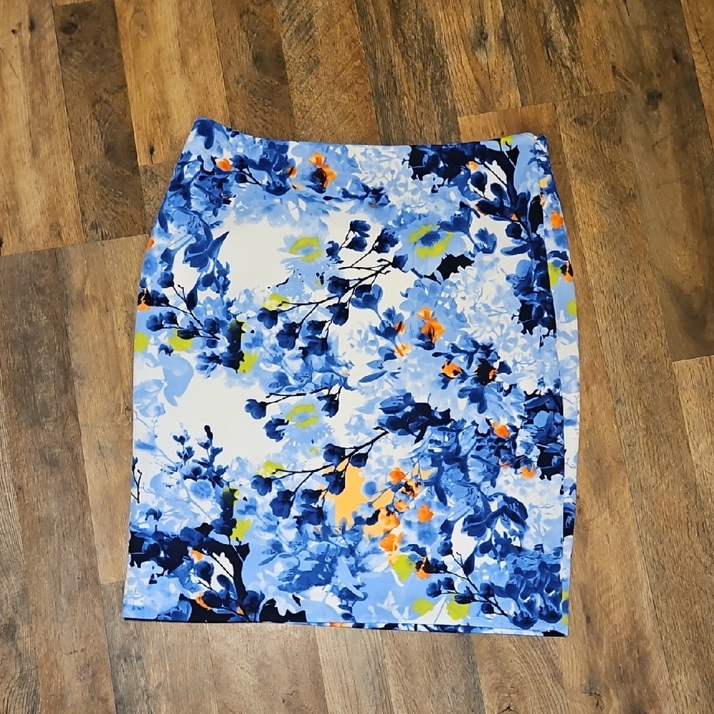 👗Chelsea & Theodore Floral Pencil Skirt